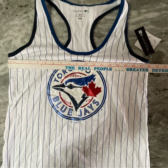 Toronto Blue Jays ladies shirts (lot of 2) Size Large both NWT (P1) - Picture 10 of 14